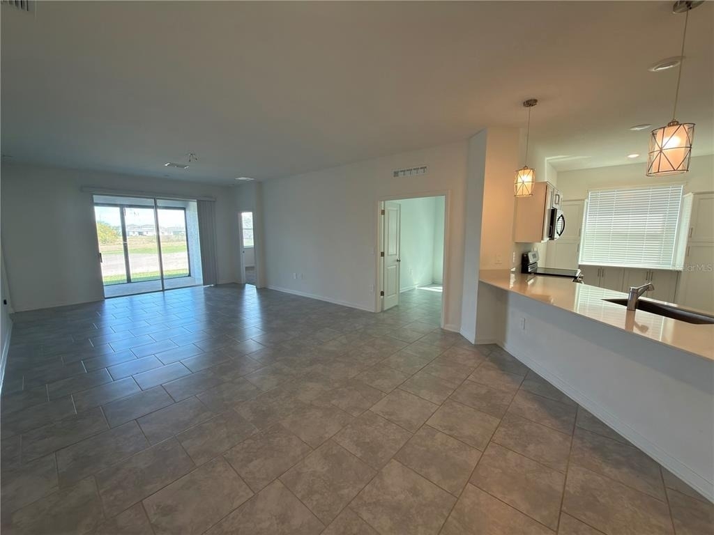 521 Reggie Road - Photo 4
