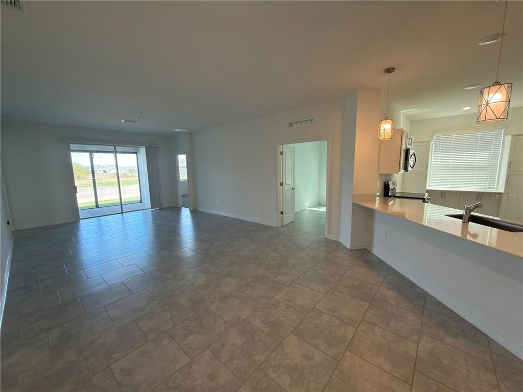521 Reggie Road - Photo 3
