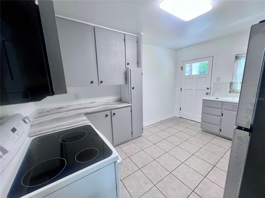 2707 Nw 4th Avenue - Photo 4