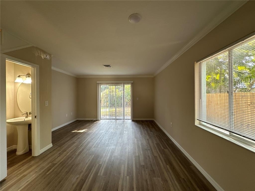 1559 7th Avenue W - Photo 8