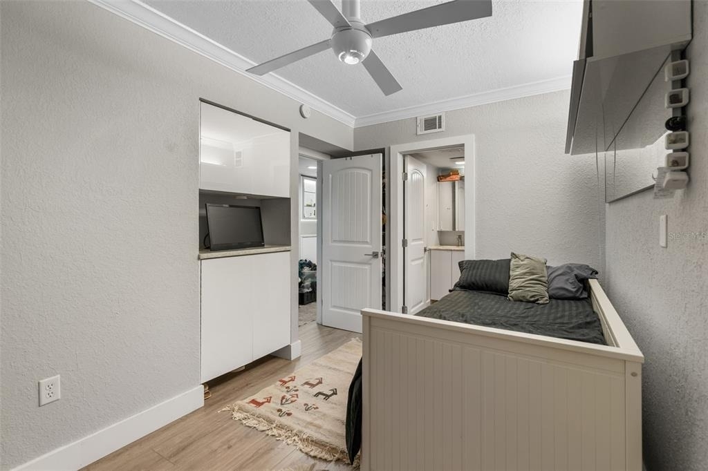 1050 Longboat Club Road - Photo 15