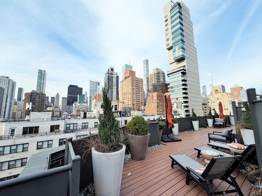 East 63rd Street - Photo 1
