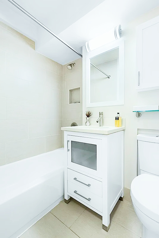 East 63rd Street - Photo 7