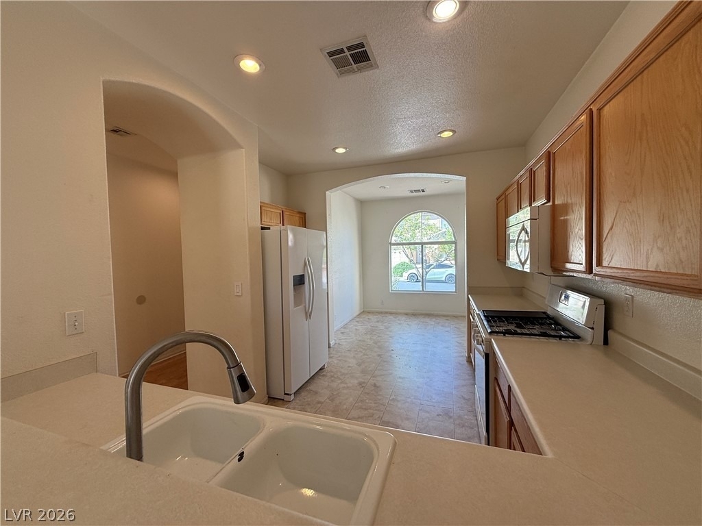 10440 Anacostia Street - Photo 2