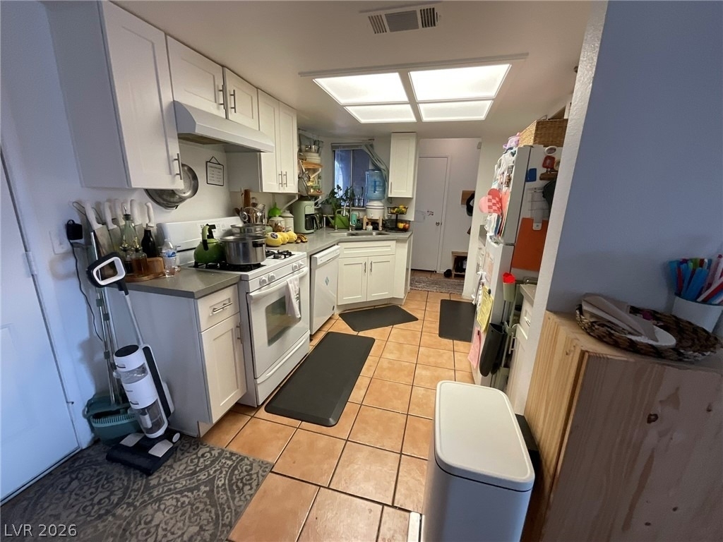 707 Honeybee Court - Photo 3