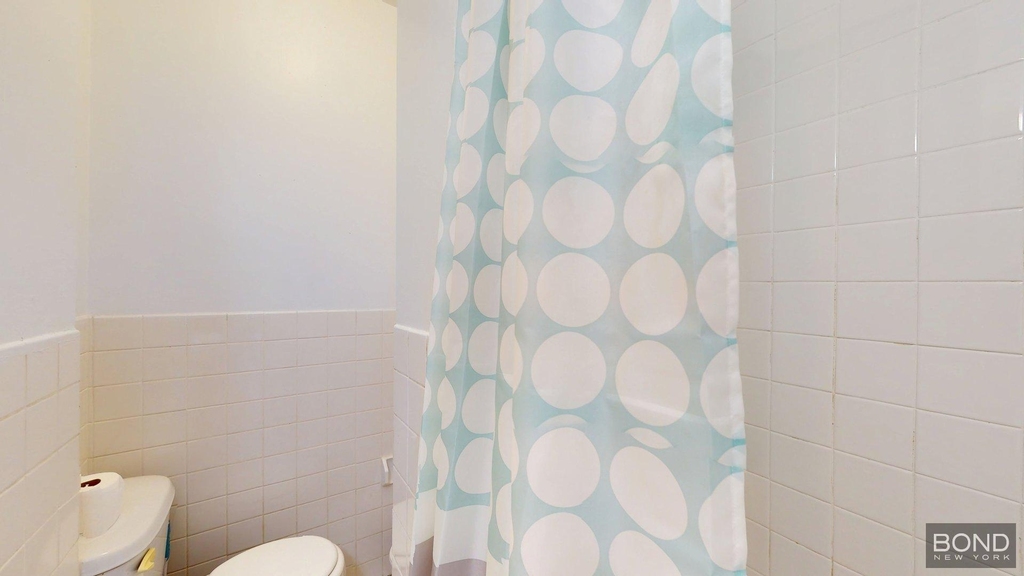 1731 Second Ave - Photo 3