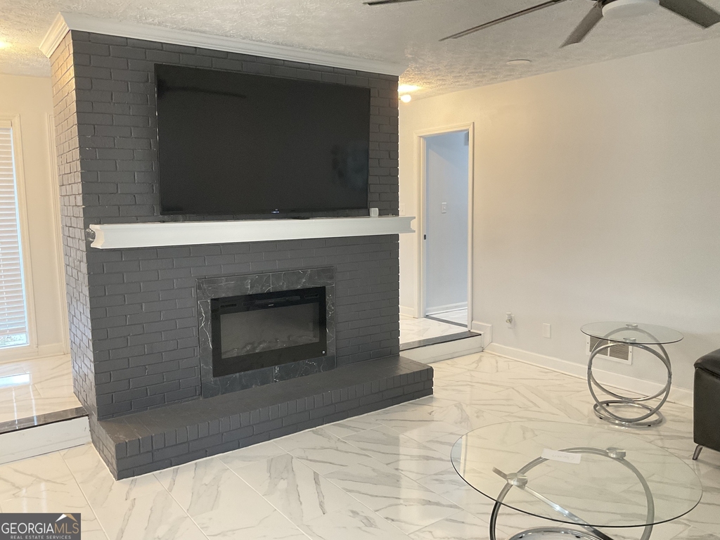 558 Kenwood Road - Photo 4