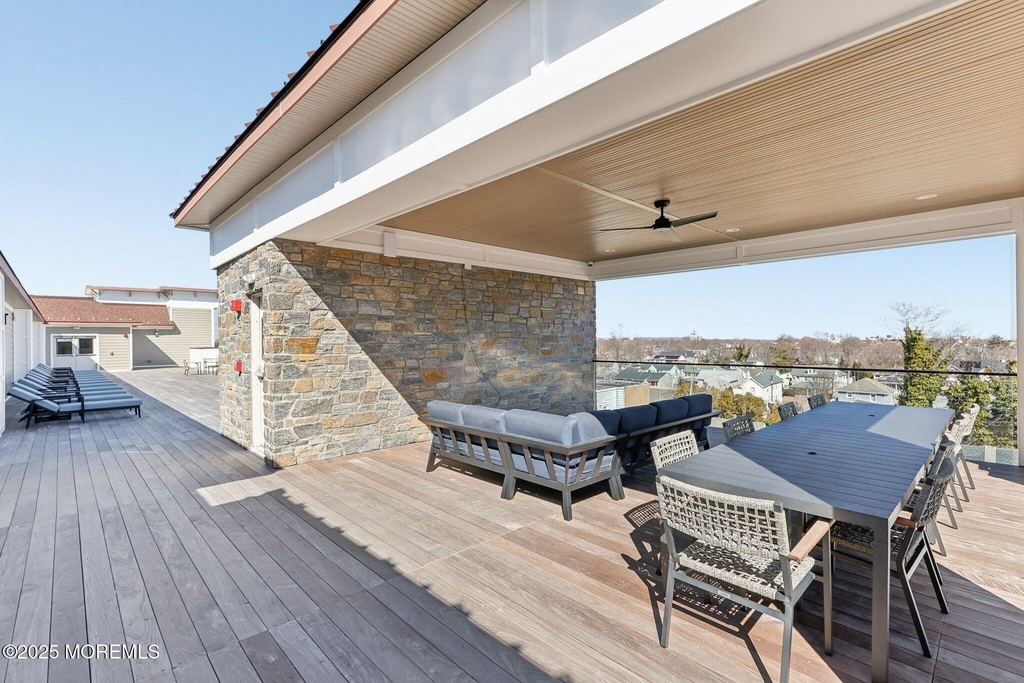 272 Willow Avenue - Photo 17
