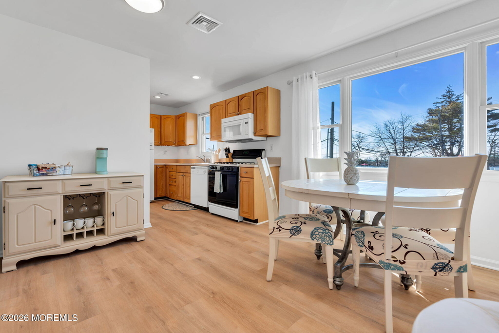 548 Washington Boulevard - Photo 1