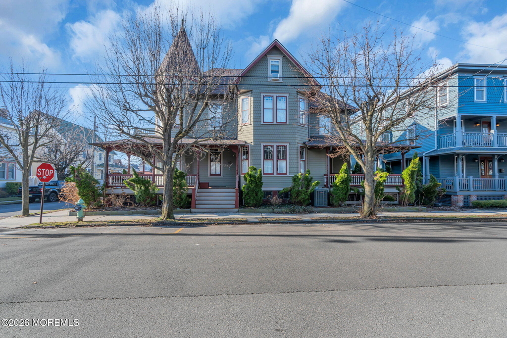 62 Webb Avenue - Photo 1