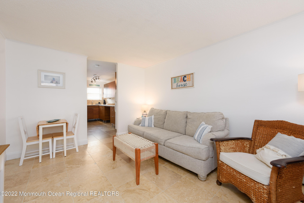 455 Ocean Boulevard - Photo 3
