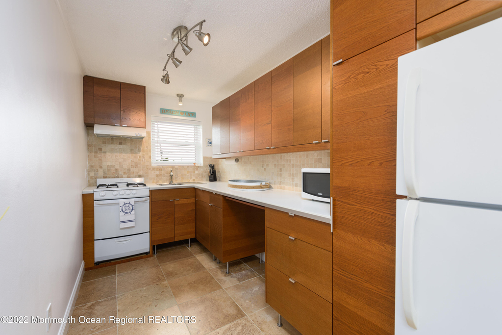 455 Ocean Boulevard - Photo 5