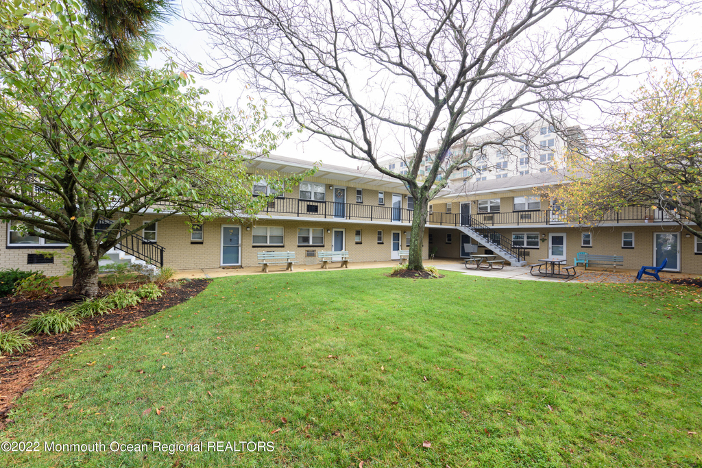 455 Ocean Boulevard - Photo 10
