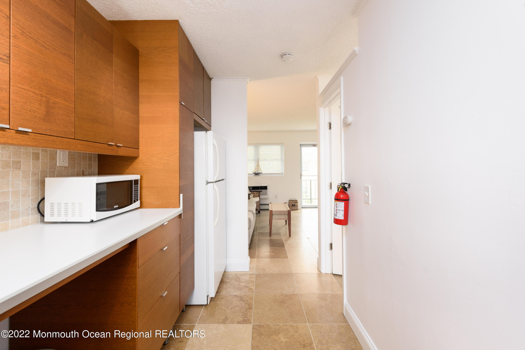 455 Ocean Boulevard - Photo 4