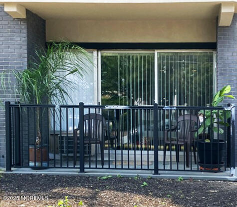 21 Leroy Place - Photo 4