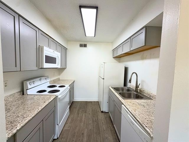 2613 Amherst Court - Photo 4