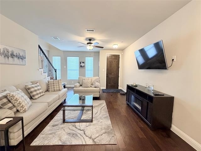305 Tottenham Court - Photo 4