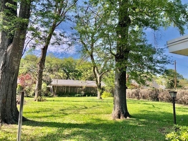 6122 Burgundy Drive - Photo 3