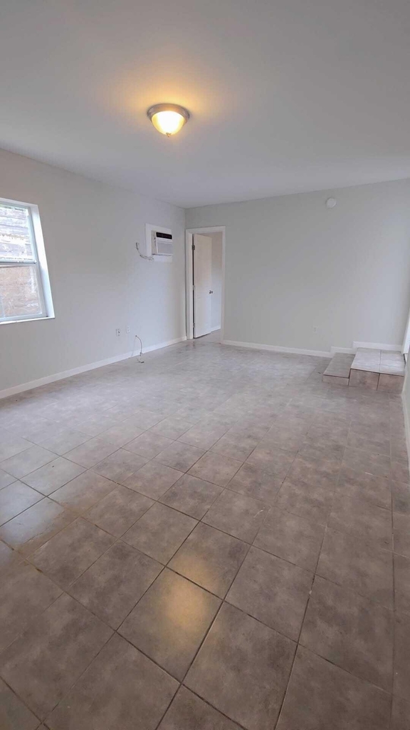 621 Nw 5th Avenue - Photo 1