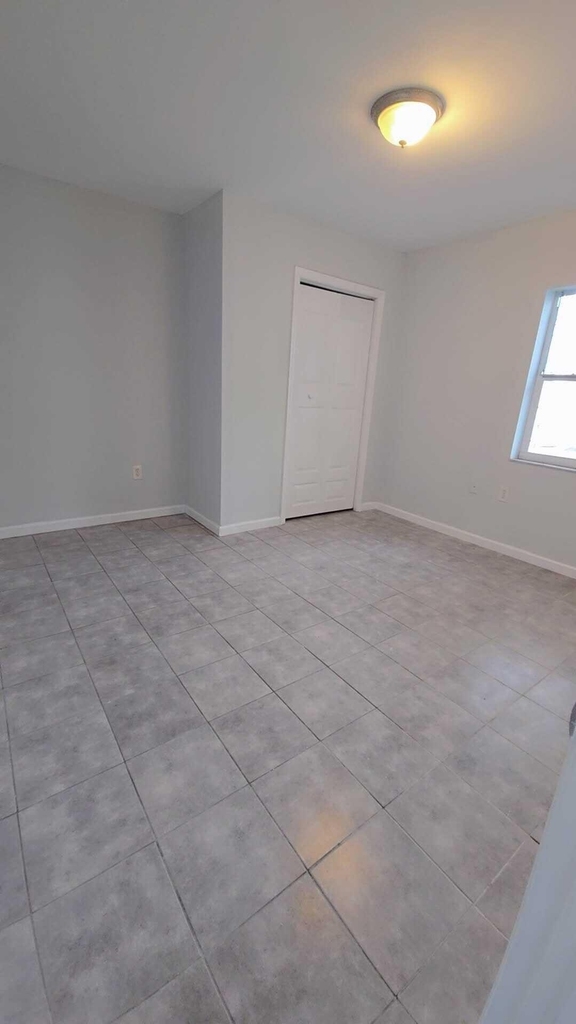 621 Nw 5th Avenue - Photo 0