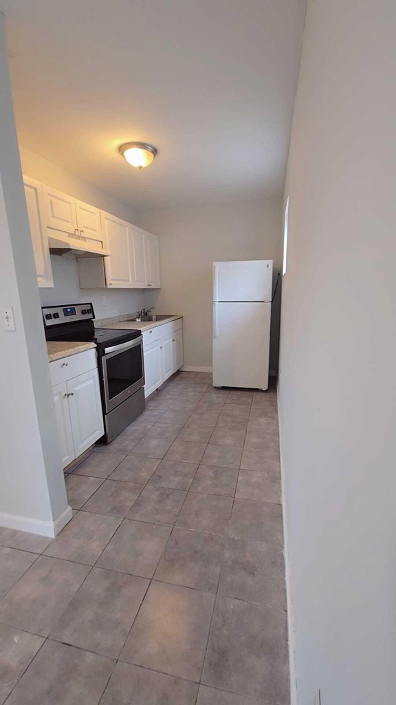 621 Nw 5th Avenue - Photo 2