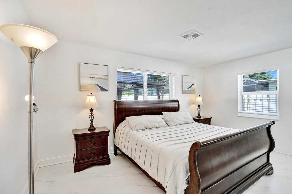 1633 Se 5th Court - Photo 12