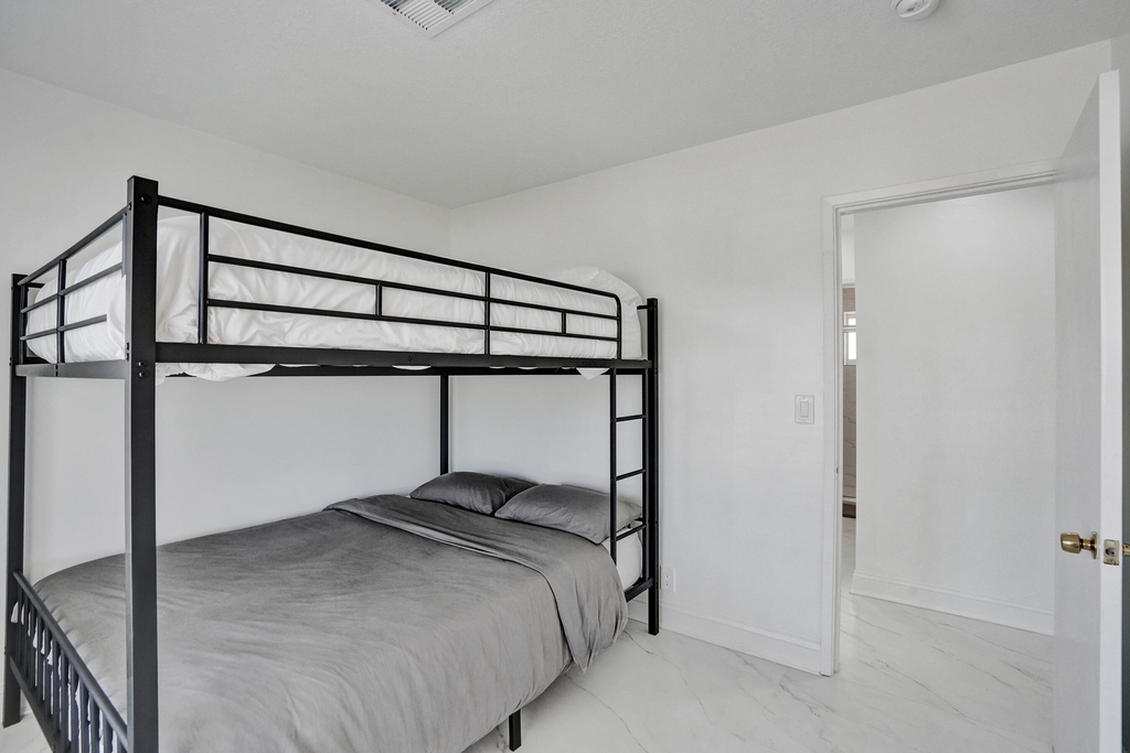 1633 Se 5th Court - Photo 9