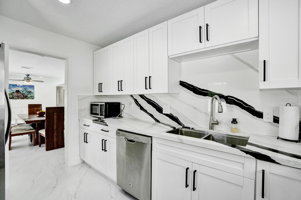 1633 Se 5th Court - Photo 18