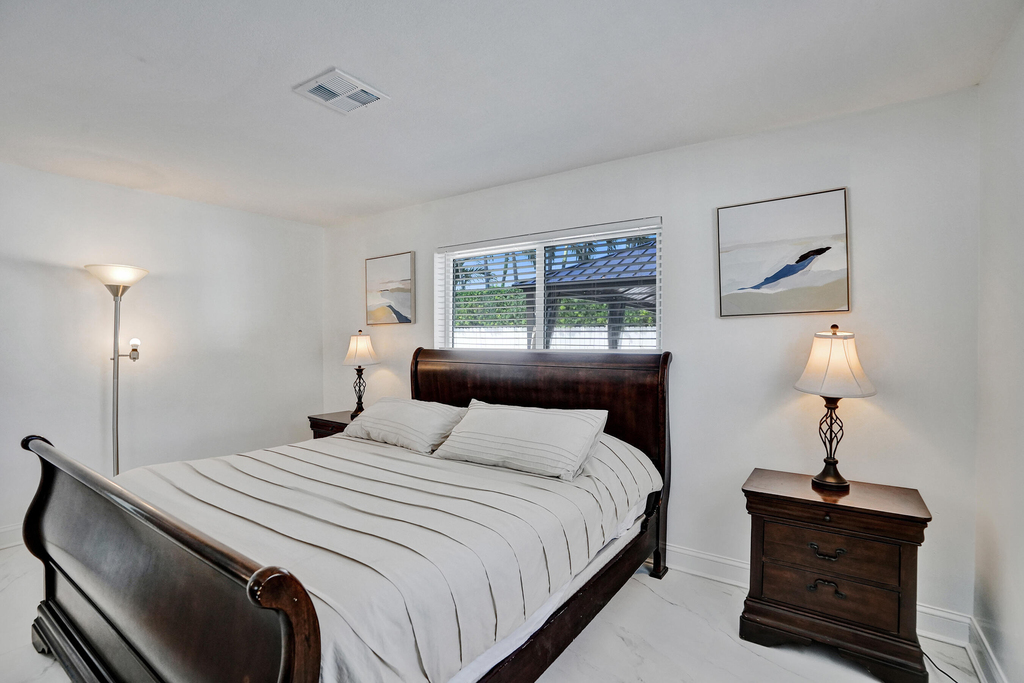1633 Se 5th Court - Photo 13