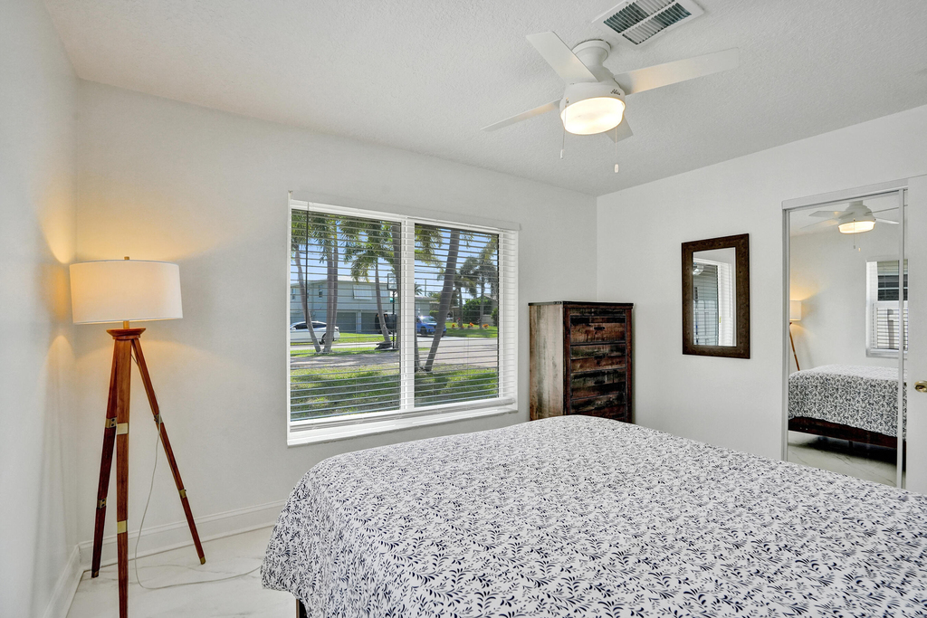 1633 Se 5th Court - Photo 11