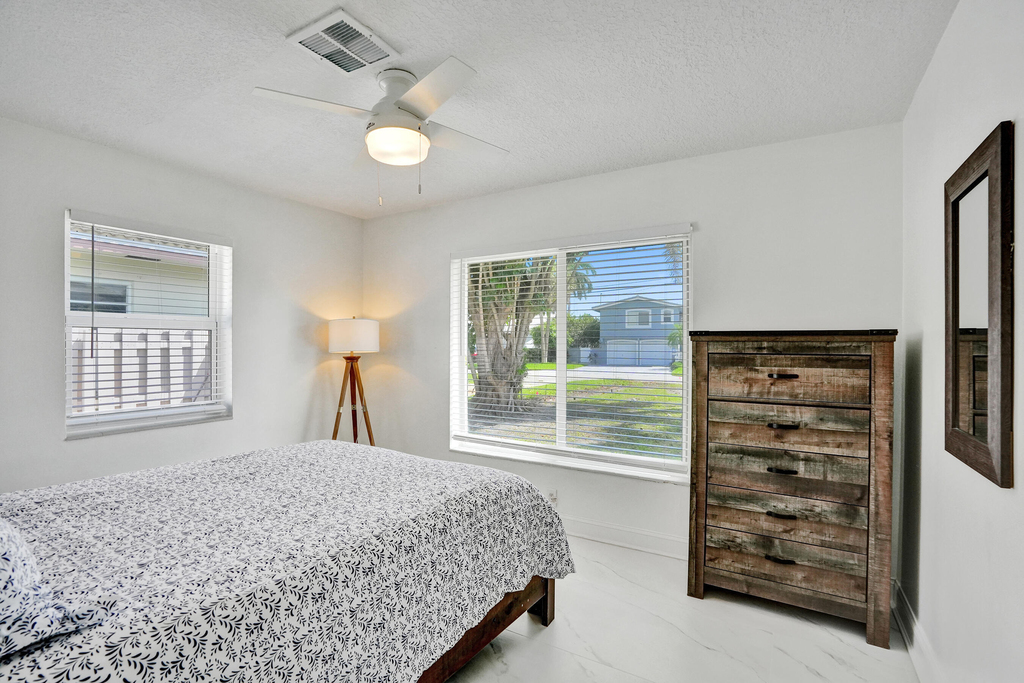 1633 Se 5th Court - Photo 10