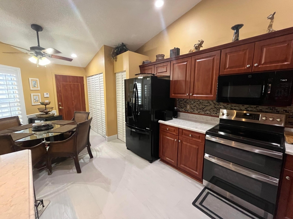 6108 Petunia Road - Photo 2