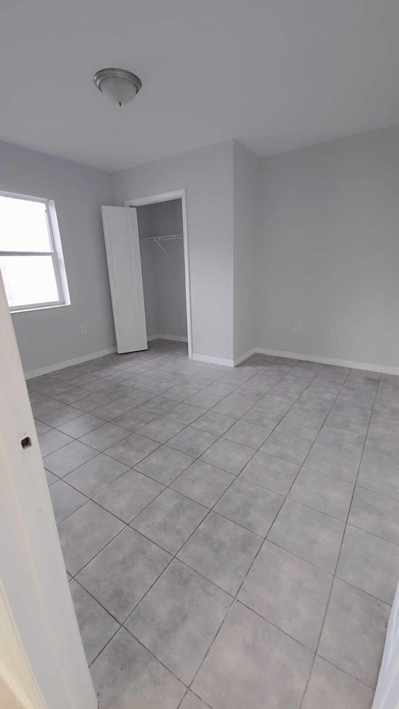 621 Nw 5th Avenue - Photo 1