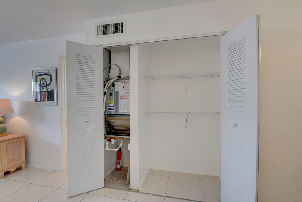 550 Sw 2nd Avenue - Photo 0