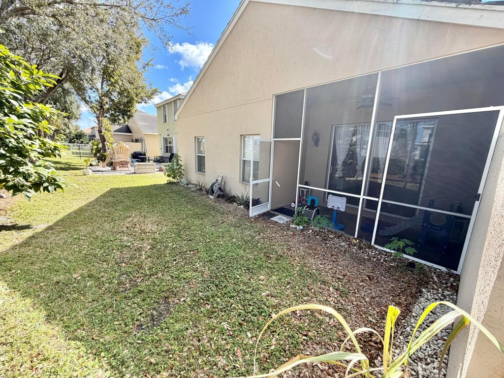 159 Berenger Walk - Photo 16