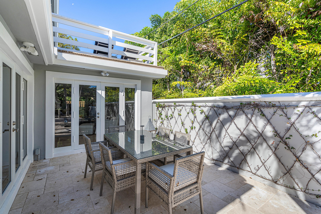 820 Palm Trail - Photo 32
