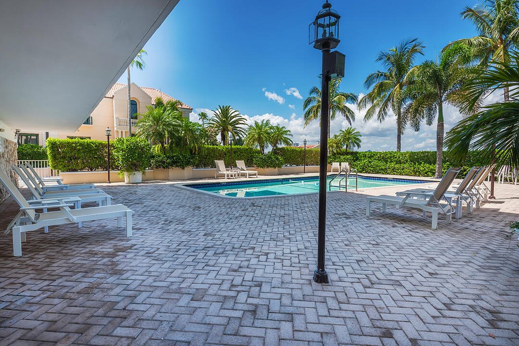 250 Bradley Place - Photo 35