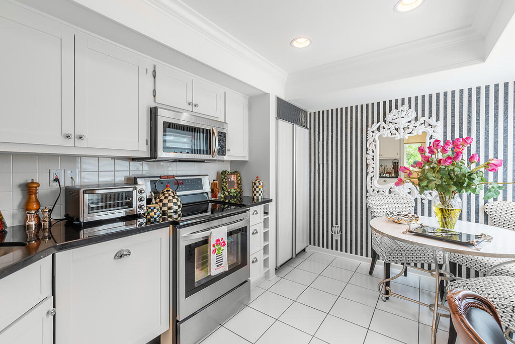 250 Bradley Place - Photo 13