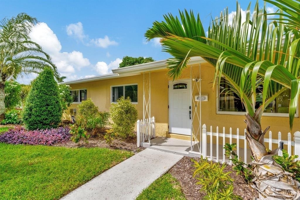925 Ne 25th Avenue - Photo 1