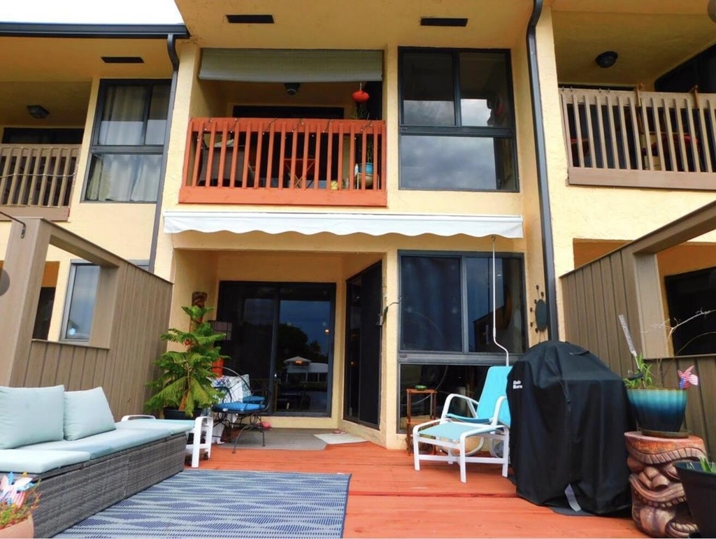 797 S Riverside Drive - Photo 0