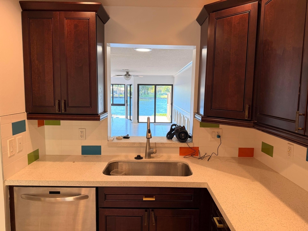 797 S Riverside Drive - Photo 6