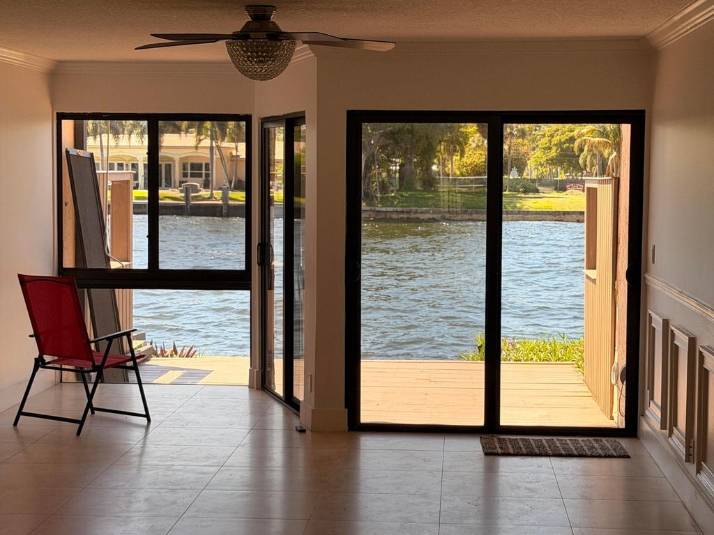 797 S Riverside Drive - Photo 10