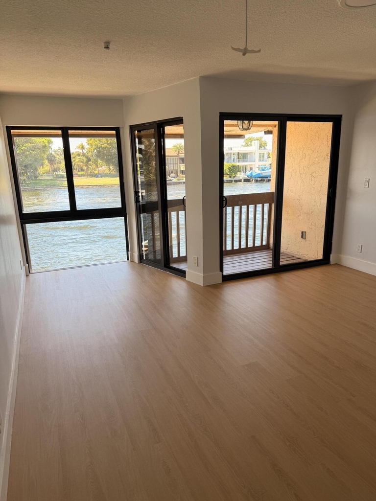 797 S Riverside Drive - Photo 16