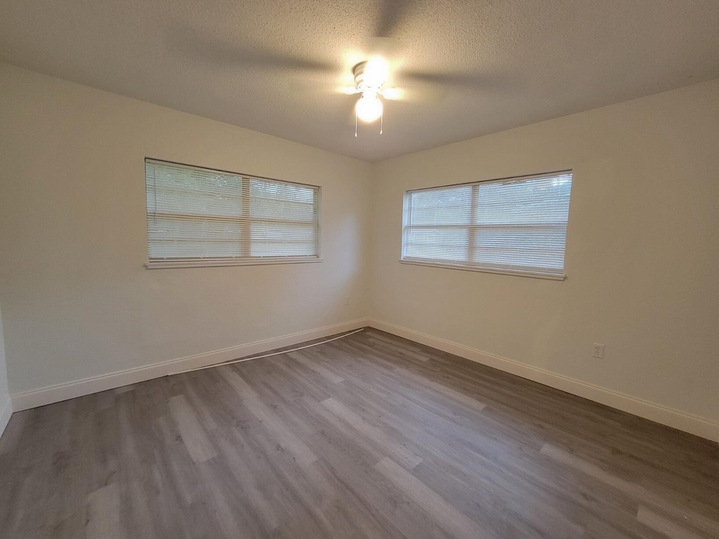 274 Se 14th Avenue - Photo 12