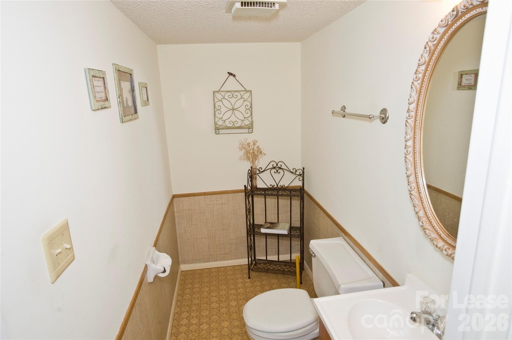 1635 Van Dyke Drive - Photo 20
