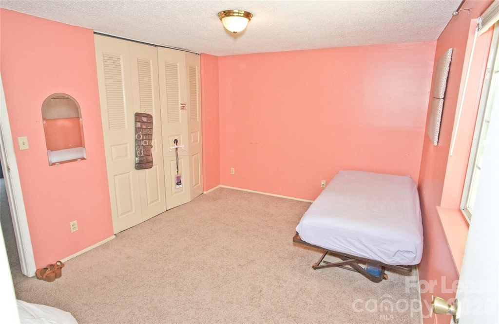 1635 Van Dyke Drive - Photo 14