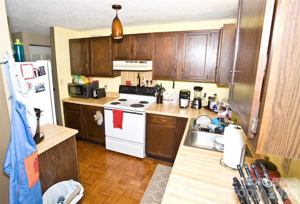 1635 Van Dyke Drive - Photo 10