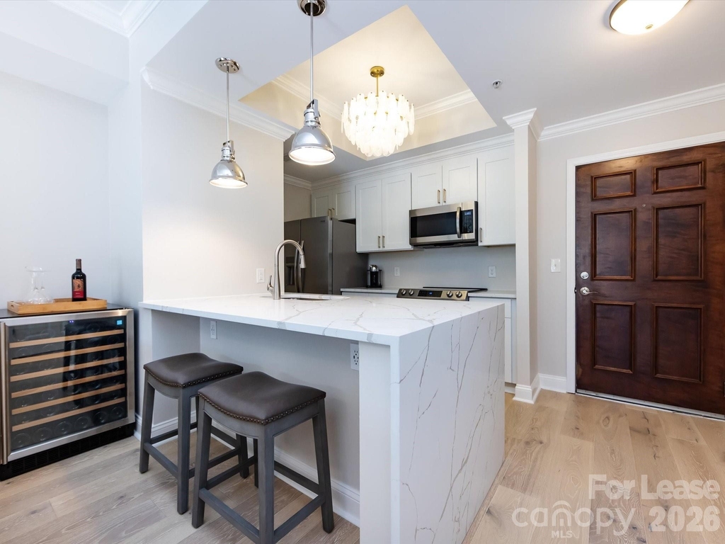 300 W 5th Street - Photo 6