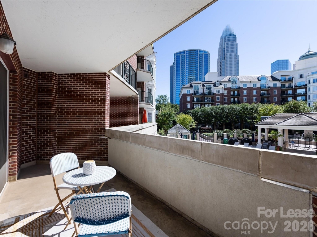 300 W 5th Street - Photo 18