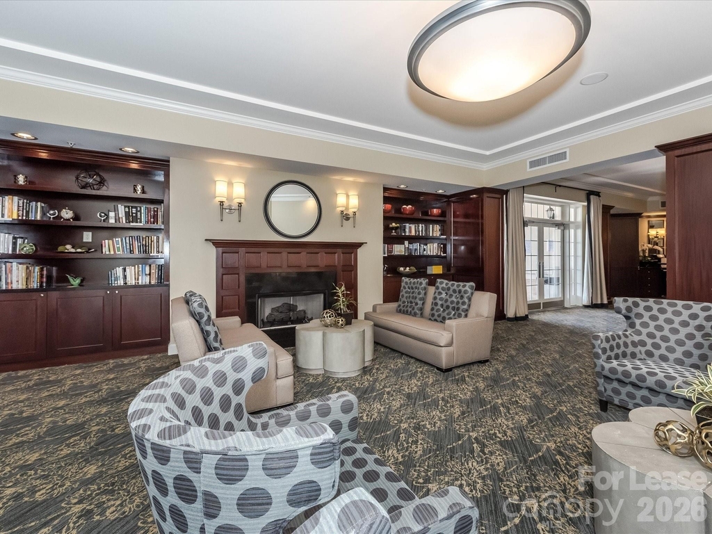 300 W 5th Street - Photo 33